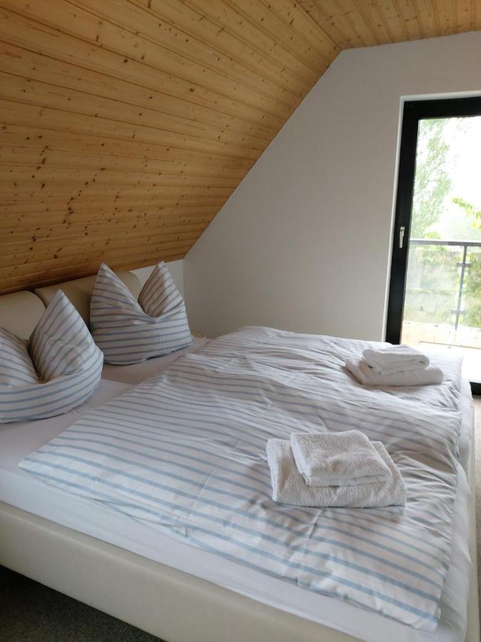 Pension Petersen Bergen Auf Rugen Zimmer foto